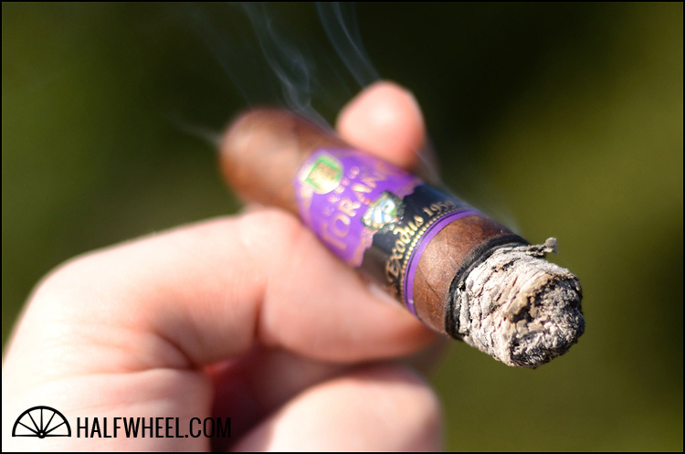 Toraño Exodus 1959 Finite 2013 Robusto 3.jpg TORAÑO EXODUS 1959 FINITE 2013 ROBUSTO 雪茄