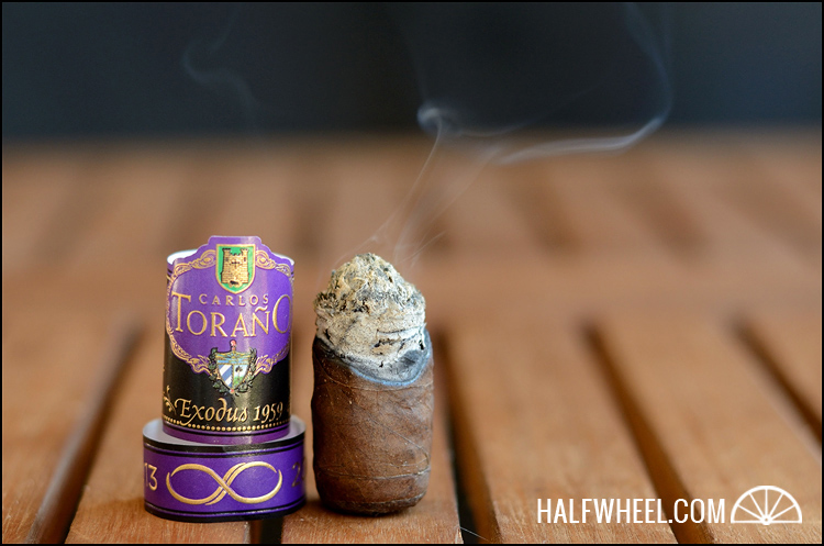 Toraño Exodus 1959 Finite 2013 Robusto 4.jpg TORAÑO EXODUS 1959 FINITE 2013 ROBUSTO 雪茄