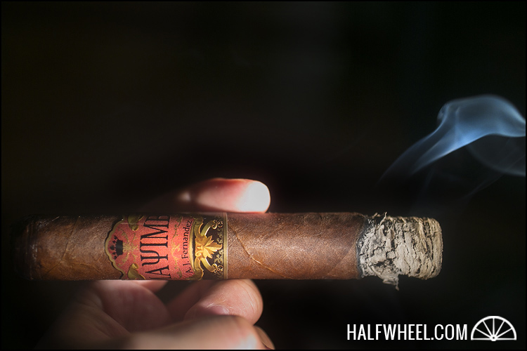 Mayimbe Toro 2.jpg MAYIMBE BY A.J. FERNANDEZ TORO 雪茄