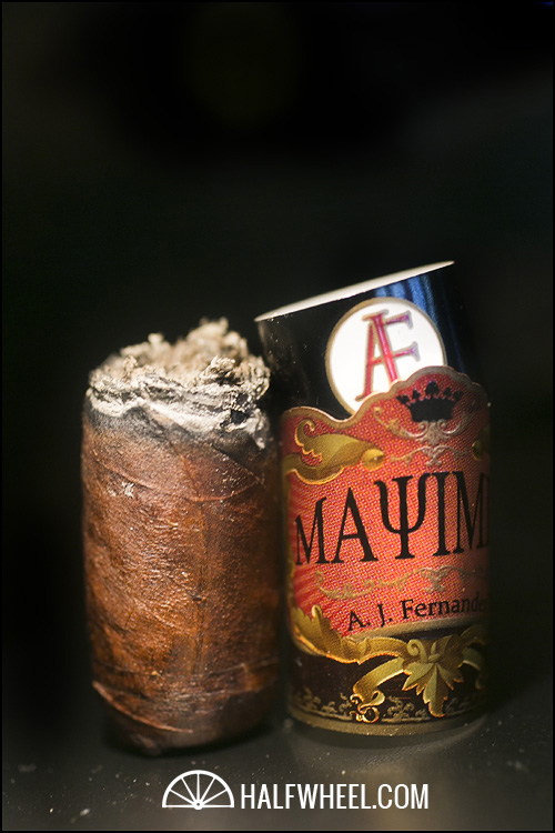 Mayimbe Toro 4.jpg MAYIMBE BY A.J. FERNANDEZ TORO 雪茄