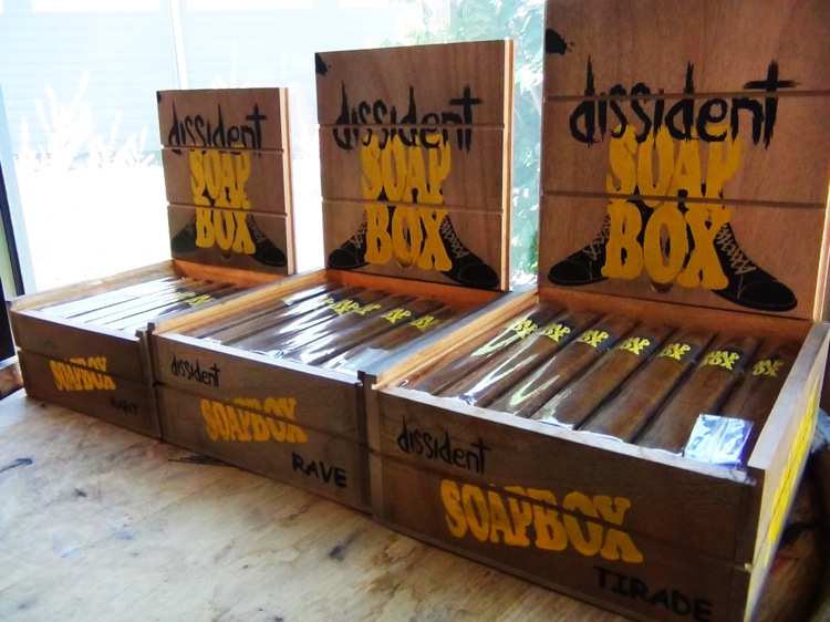 持不同政见者肥皂盒Box.jpg DISSIDENT SOAPBOX RAVE 雪茄