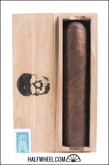 CroMagnon 股骨盒 2.jpg CROMAGNON FEMUR 雪茄