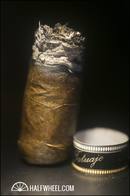 Tatuaje 黑标 Corona Gorda 2013 4.jpg 塔图阿赫黑标 TATUAJE BLACK LABEL CORONA GORDA 2013 雪茄