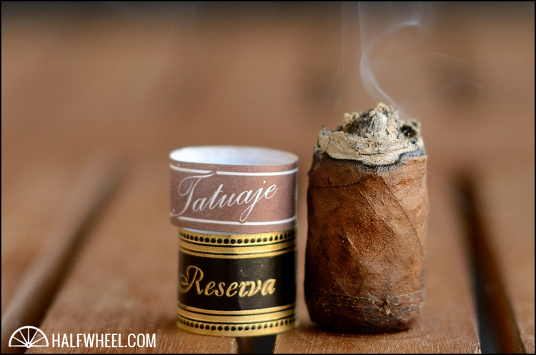 Tatuaje Noella 珍藏 (2013) 4.jpg 塔图阿赫 TATUAJE NOELLA RESERVA (2013) 雪茄