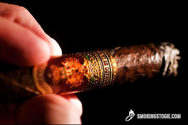 La Flor 多米尼加科罗纳多马杜罗 4.png La Flor 多米尼加科罗纳多马杜罗 4.png