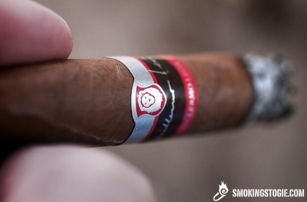 Guillermo Leon by La Aurora Belicoso 3.png 吉列尔莫·莱昂 by La Aurora Belicoso 3