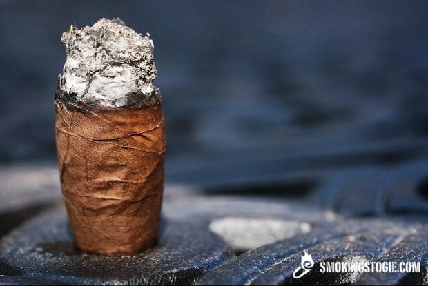 Guillermo Leon by La Aurora Belicoso 4.png 吉列尔莫·莱昂 by La Aurora Belicoso 4