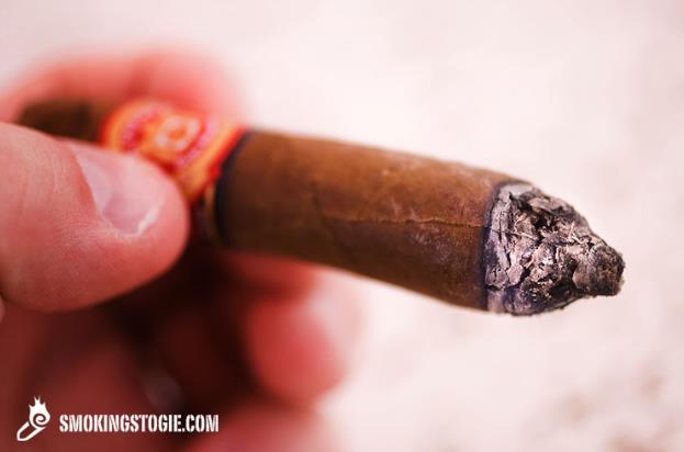 阿图罗・富恩特 海明威・短篇小说雪茄(Arturo Fuente Hemingway Short Story)